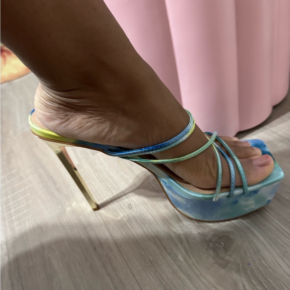 Blue and Green Platforms